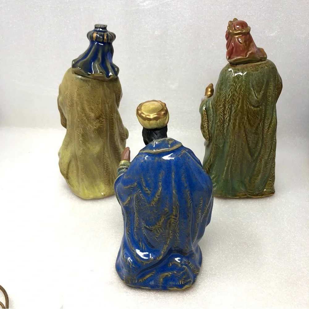 Classic Elements Ceramic Nativity Scene 10 Piece Set Plus Wire Gazebo - Picture 10 of 16